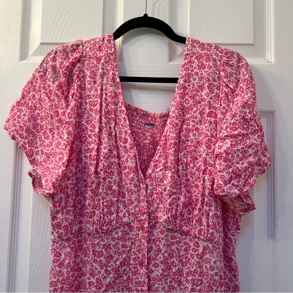 Pink & White Floral Maxi Dress 🌸